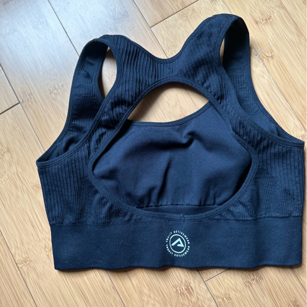 Sports bra